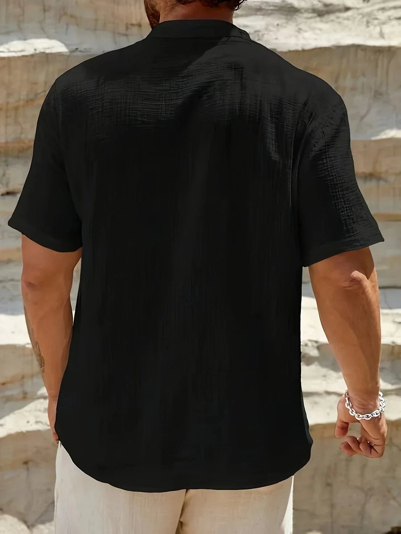 Lorel | Elegante camisa de verano con cuello alto.