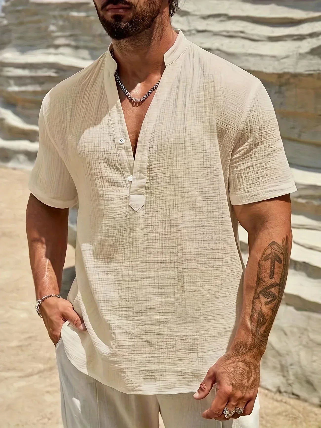 Lorel | Elegante camisa de verano con cuello alto.