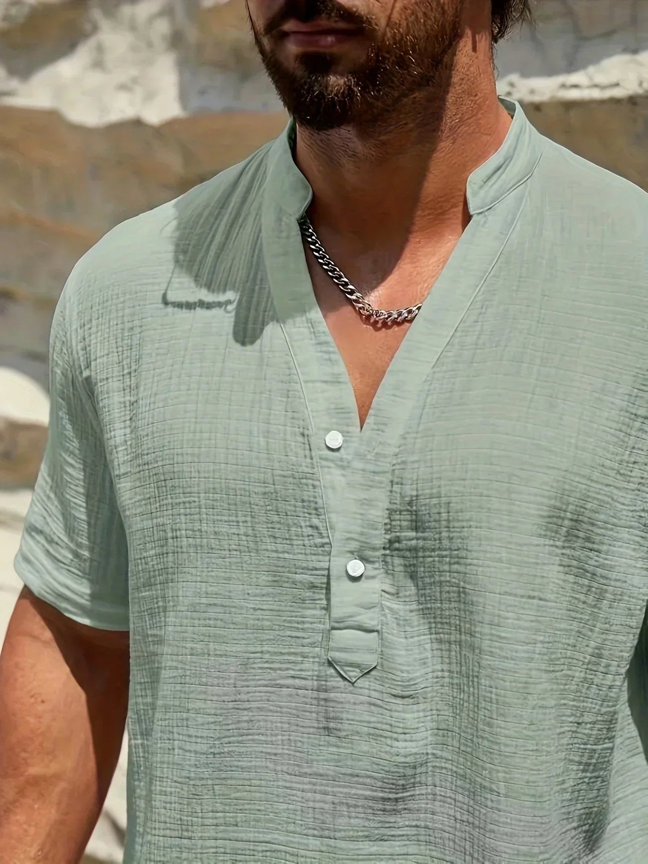 Lorel | Elegante camisa de verano con cuello alto.
