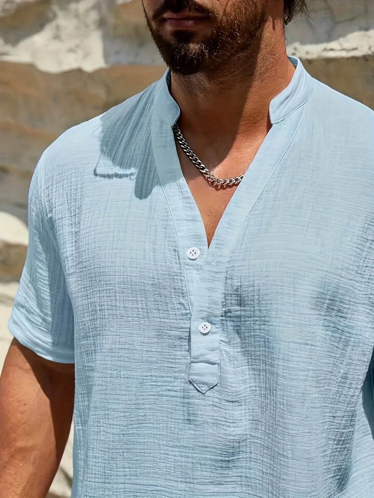 Lorel | Elegante camisa de verano con cuello alto.