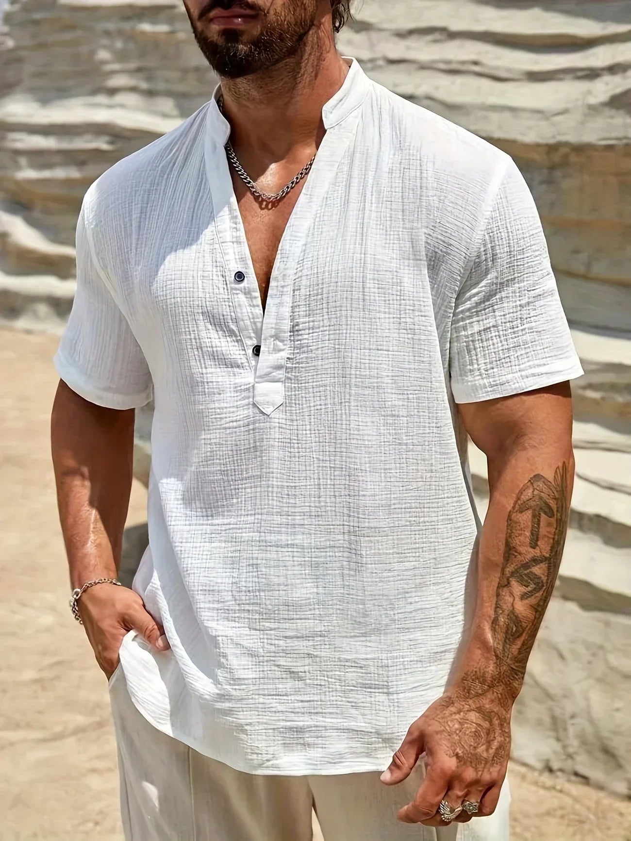 Lorel | Elegante camisa de verano con cuello alto.