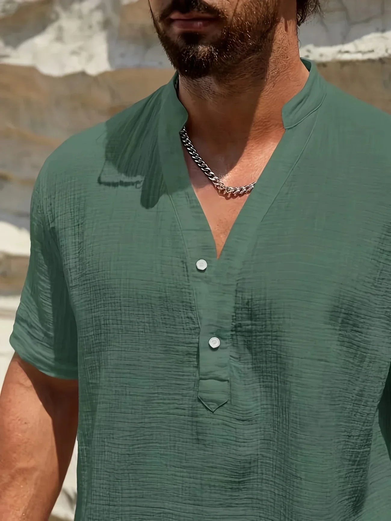 Lorel | Elegante camisa de verano con cuello alto.
