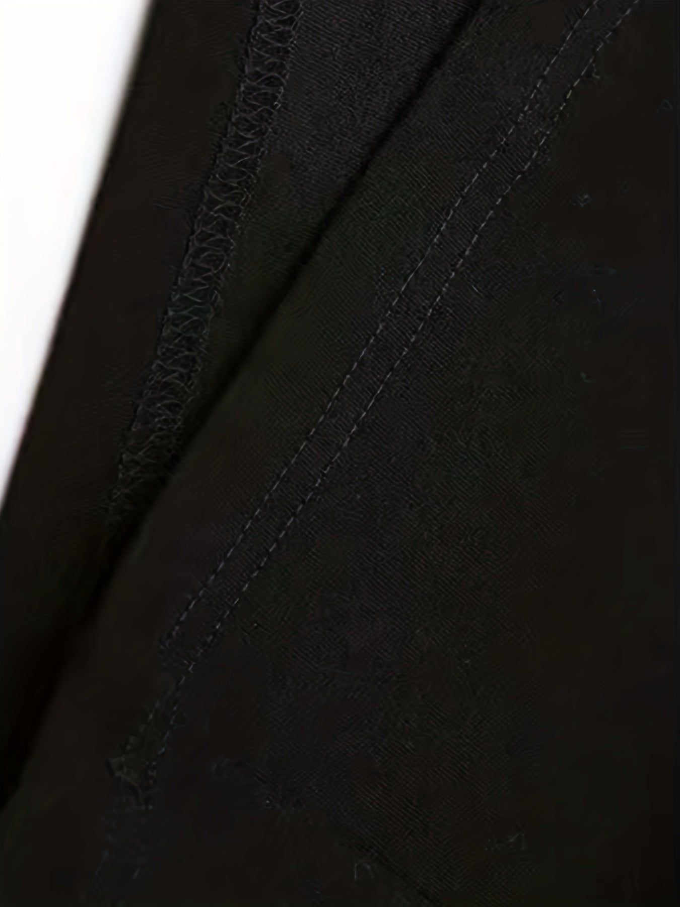 Lorel | Camiseta elegante con cuello redondo y estampado gráfico