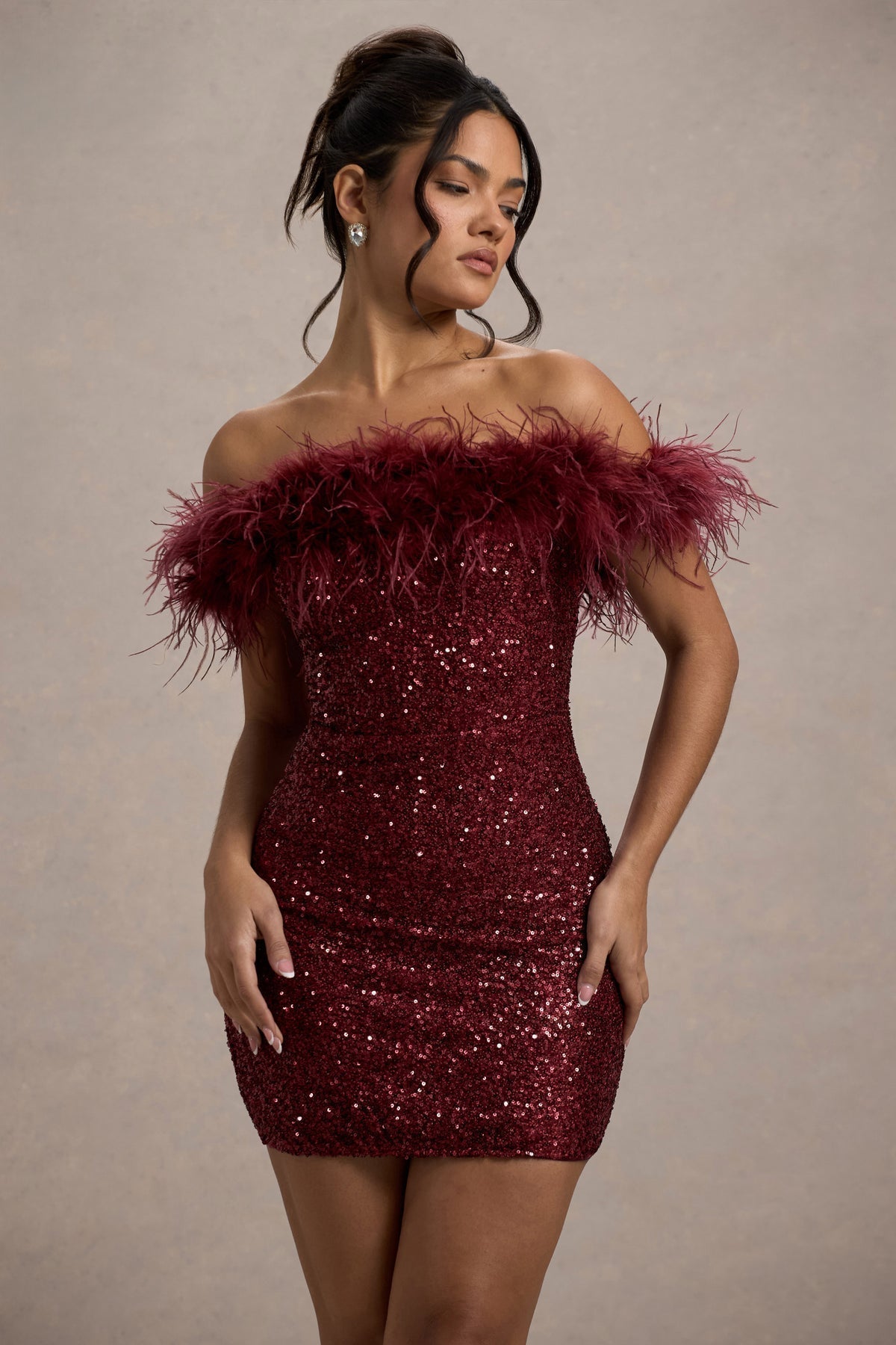 Lorel | Vestido de lentejuelas con plumas
