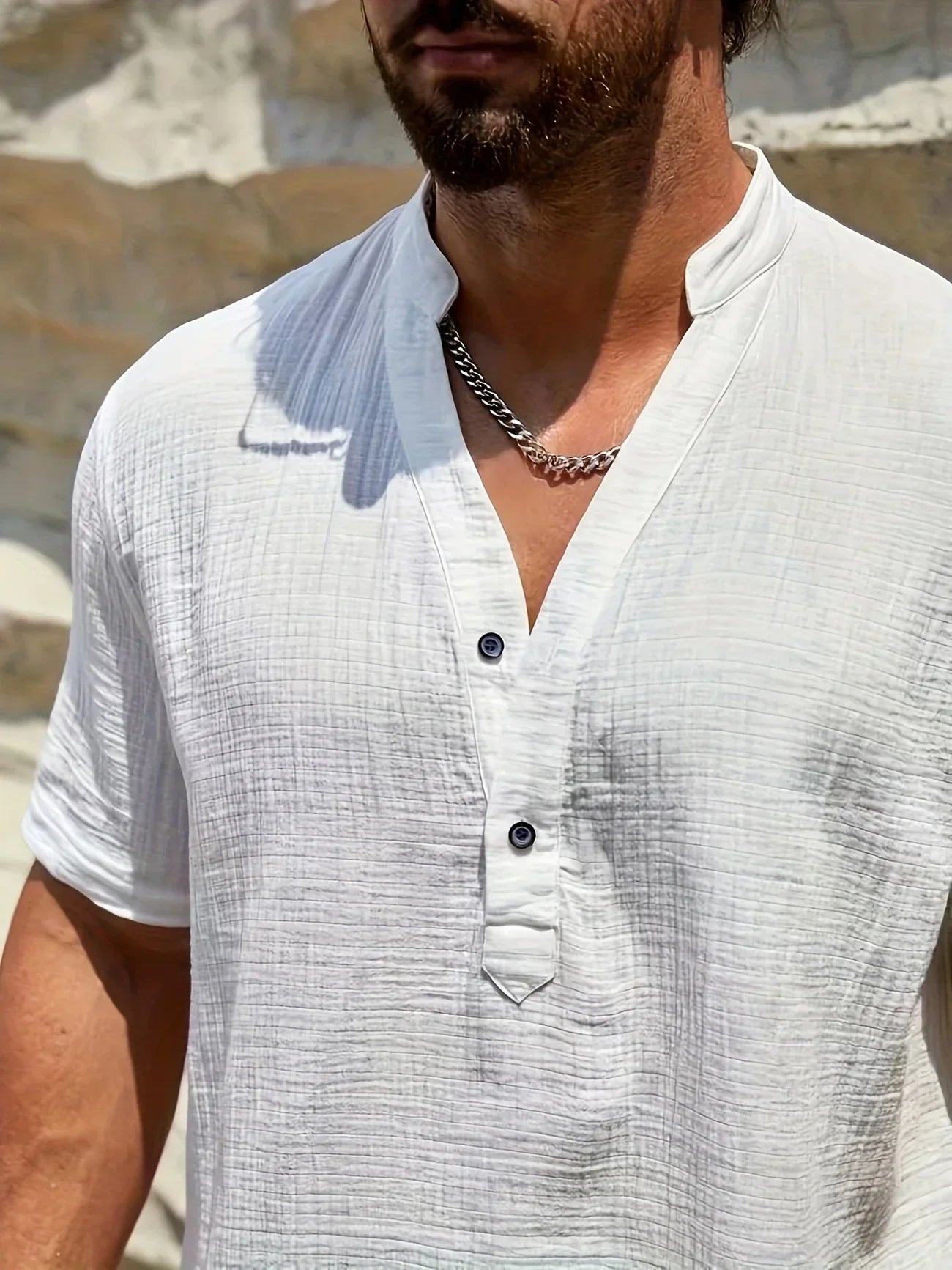 Lorel | Elegante camisa de verano con cuello alto.