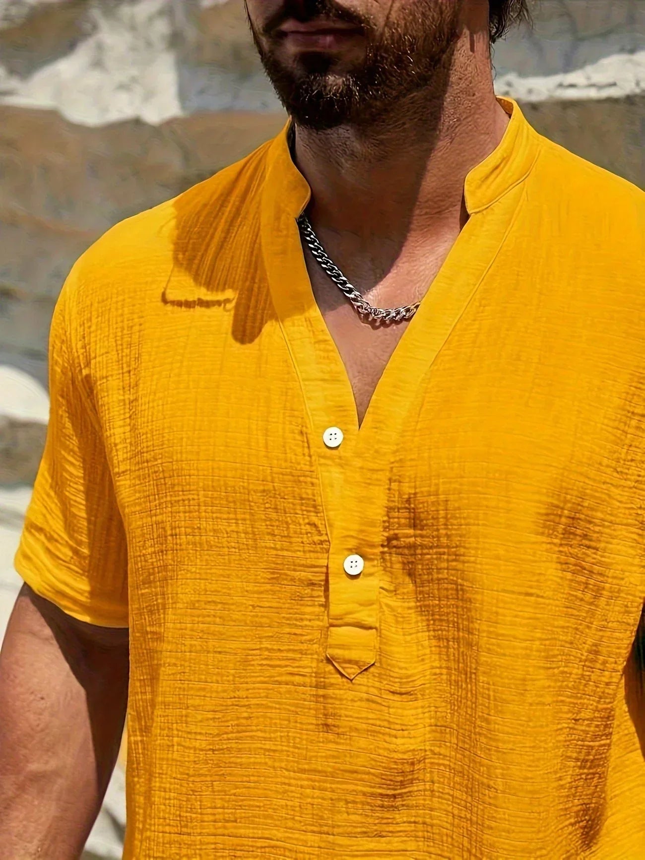 Lorel | Elegante camisa de verano con cuello alto.