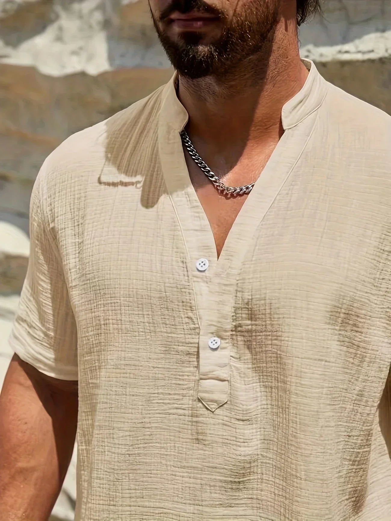 Lorel | Elegante camisa de verano con cuello alto.