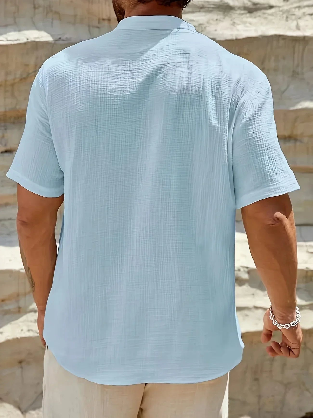 Lorel | Elegante camisa de verano con cuello alto.