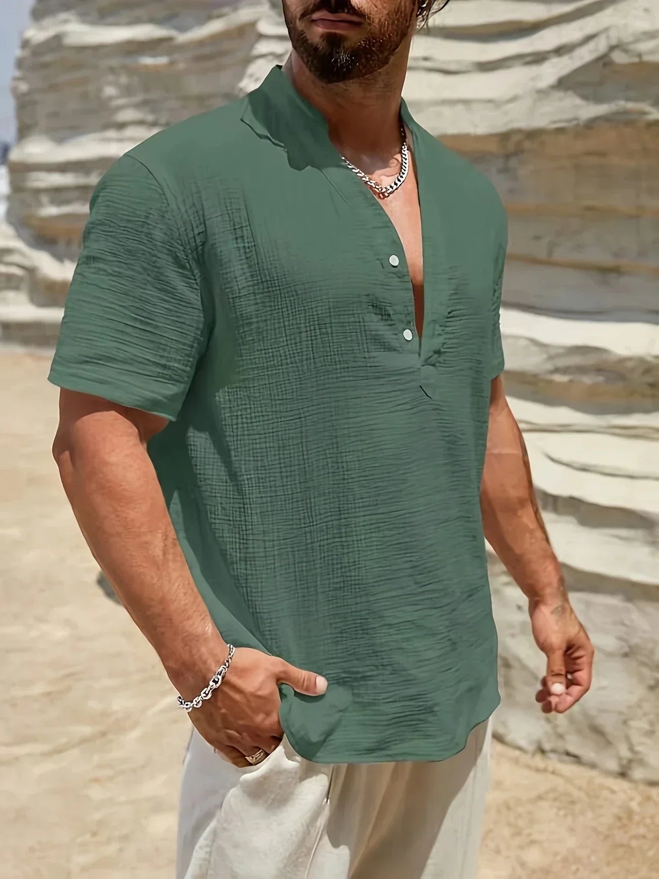 Lorel | Elegante camisa de verano con cuello alto.