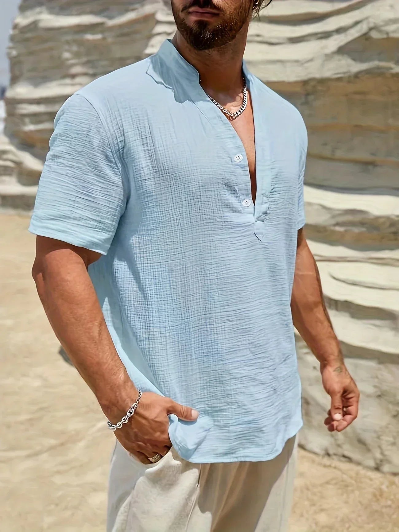 Lorel | Elegante camisa de verano con cuello alto.