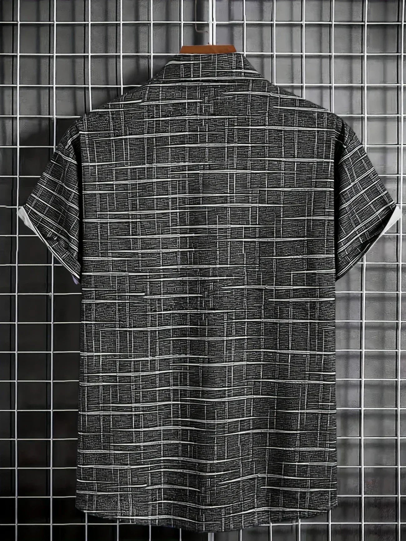 Lorel | Camisa elegante con estampado de rayas y cuadros.